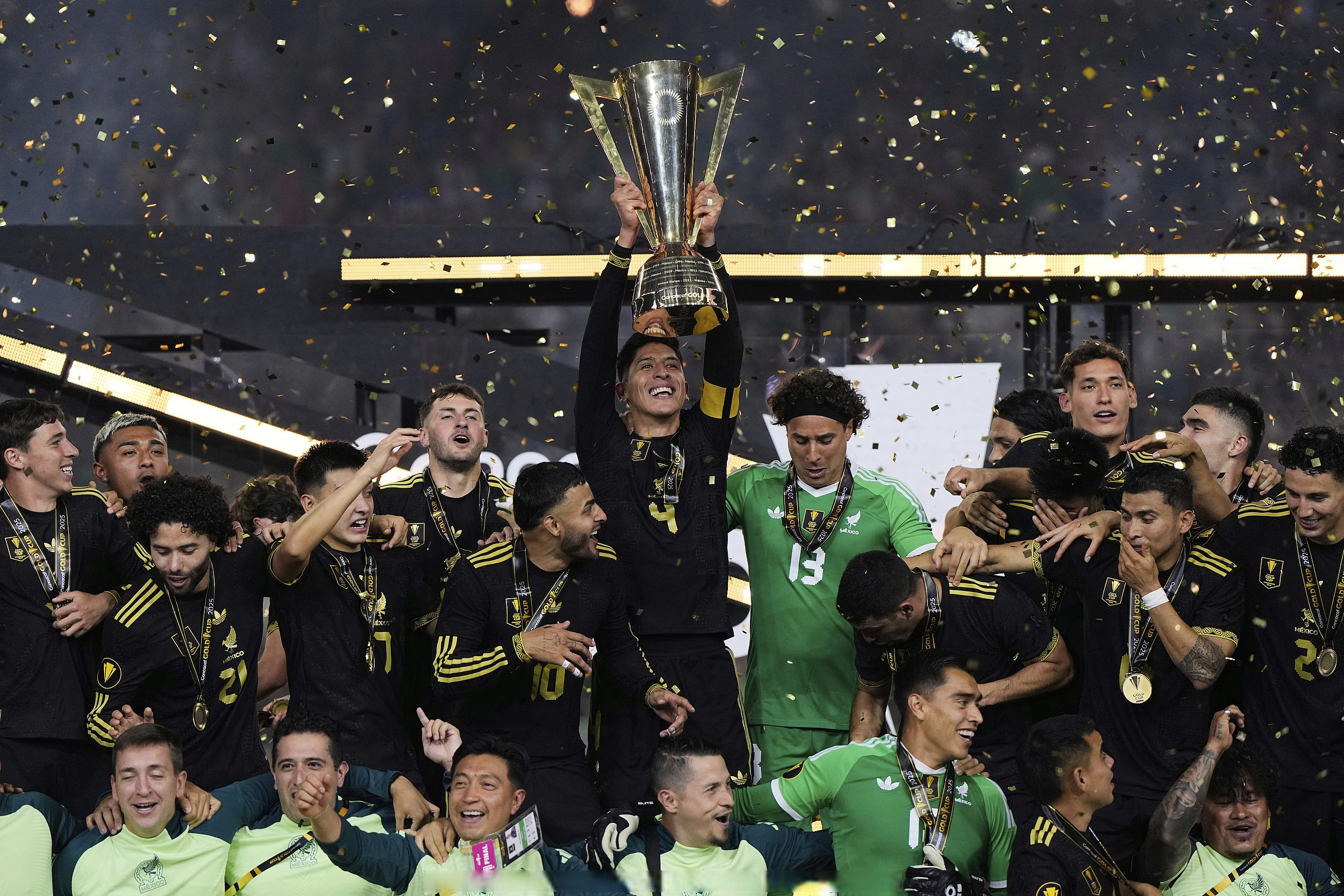 九游体育下载-关于国际比赛日突围战来临,西汉姆围绕亚冠复出首秀,震撼外界,临场指挥获称赞的信息