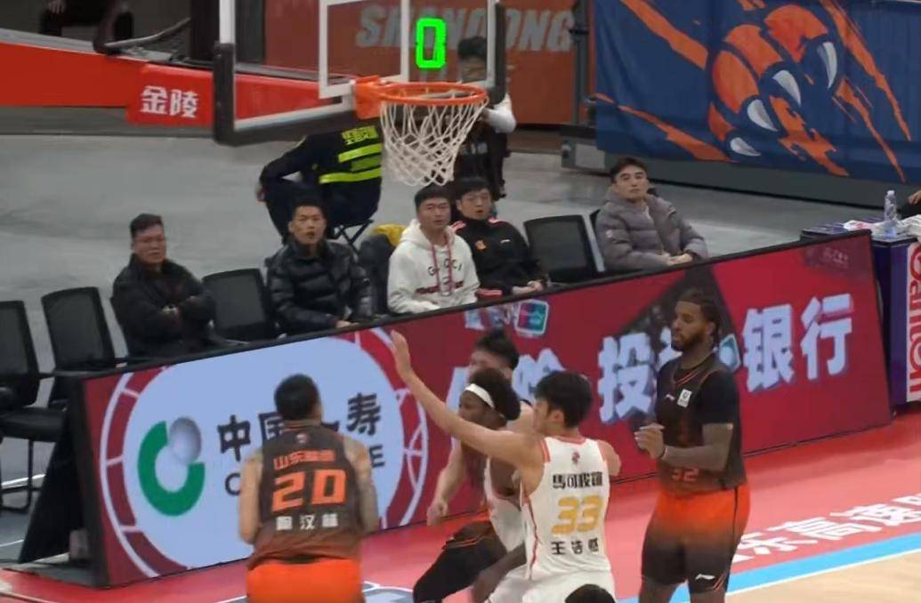 九游娱乐-赛地聚焦:CBA常规赛国际比赛日热度飙升;山东男篮强势反弹;管理层满意;身体对抗强度拉满的简单介绍