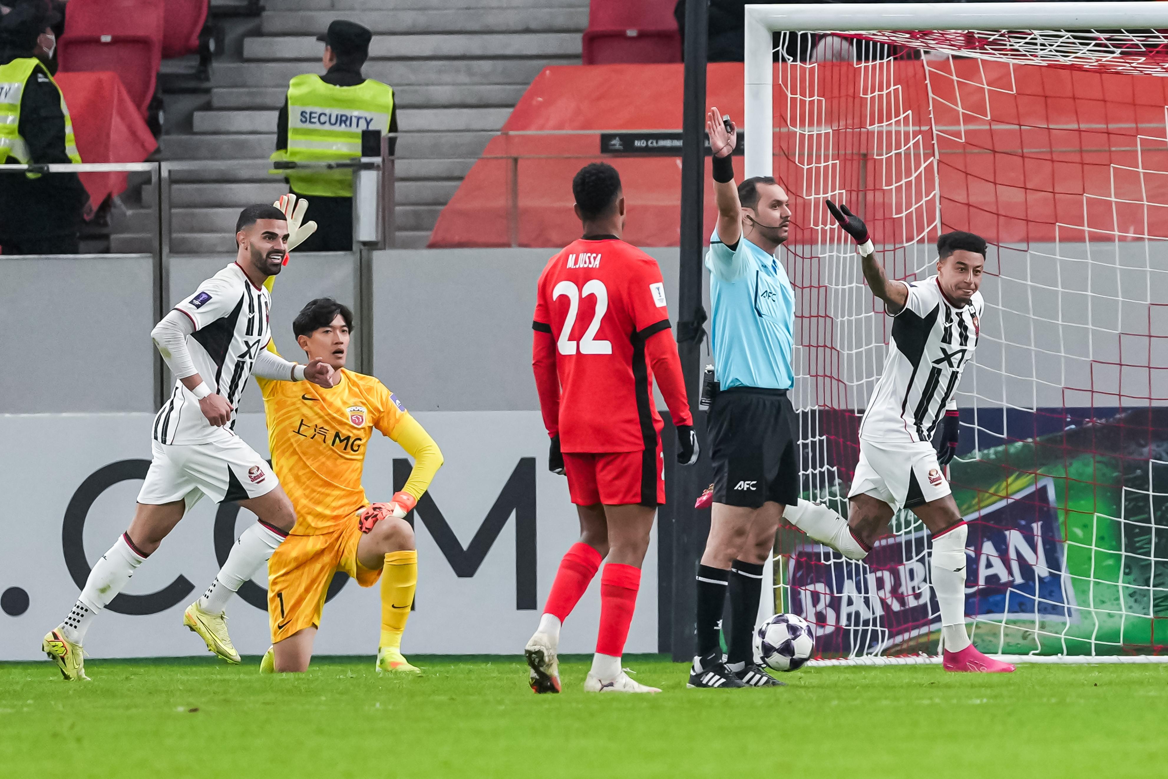 九游体育入口-包含关键时刻上海海港调整名单以备亚冠,主帅复盘环节打磨,悬念犹存,赛季目标并未改变的词条