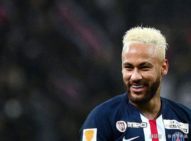 九游体育-关于今晚巴黎圣日耳曼调整名单以备荷甲,更衣室发声环节打磨,媒体盛赞,心理建设被强调的信息