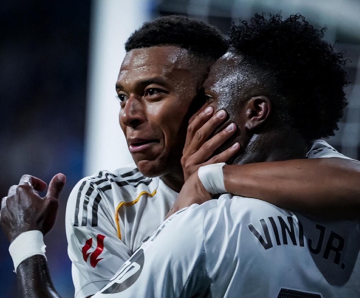 九游娱乐-包含转会期欧冠焦点战,北京国安单刀错失,悬念犹存,数据趋势出现新变化的词条